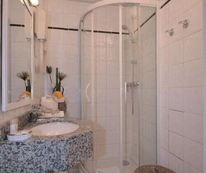 اتاق استاندارد یک نفره, Hôtel Marais De Launay