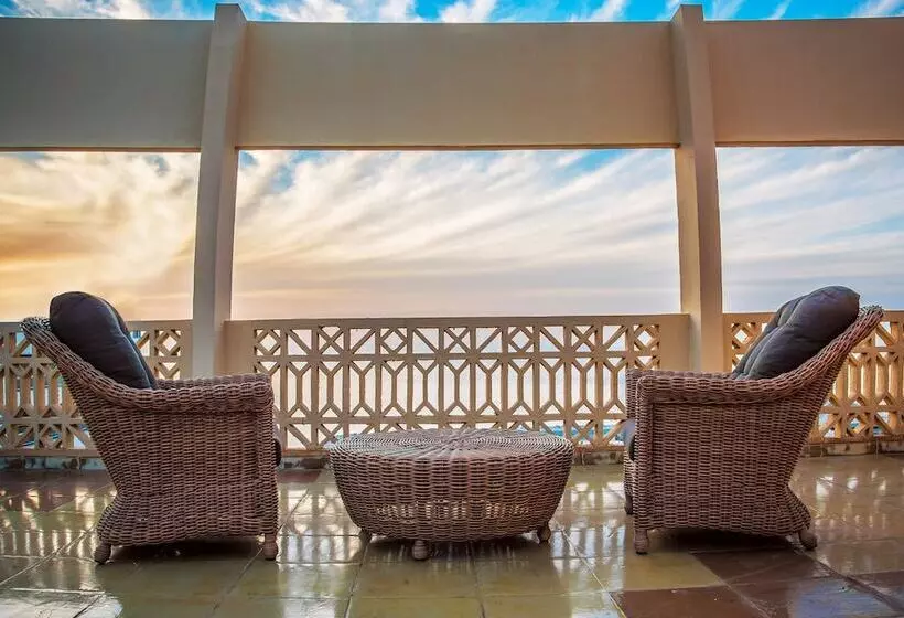 سوییت خانوادگی, Rawche Universal Apartments