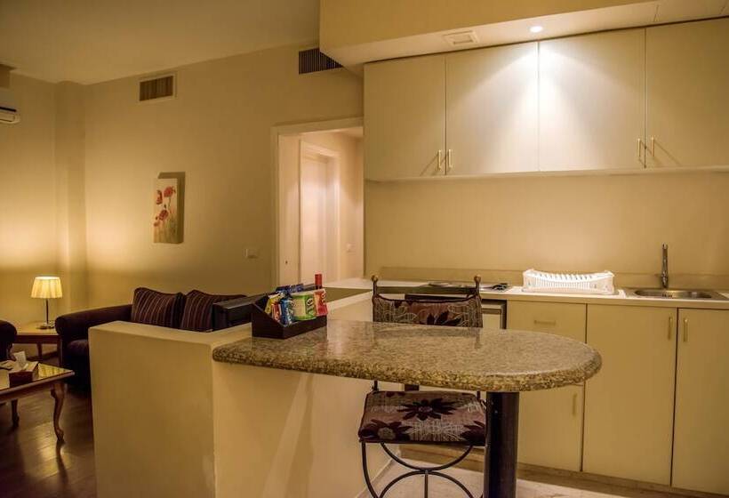 اتاق پنت هاوس, Rawche Universal Apartments