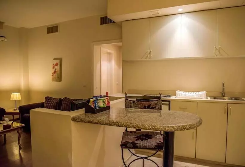اتاق پنت هاوس, Rawche Universal Apartments