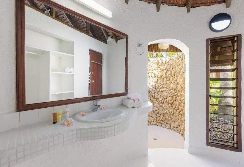 ویلای استاندارد با چشم‌انداز باغ, Breakas Beach Resort