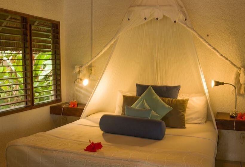 Standard Bungalow Garden View, Breakas Beach Resort