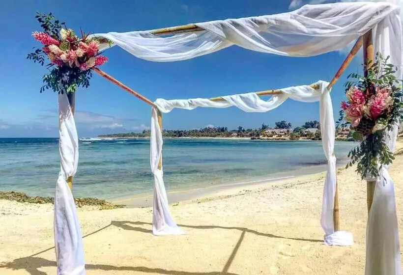 بانگلوی استاندارد با چشم‌انداز دریا, Breakas Beach Resort