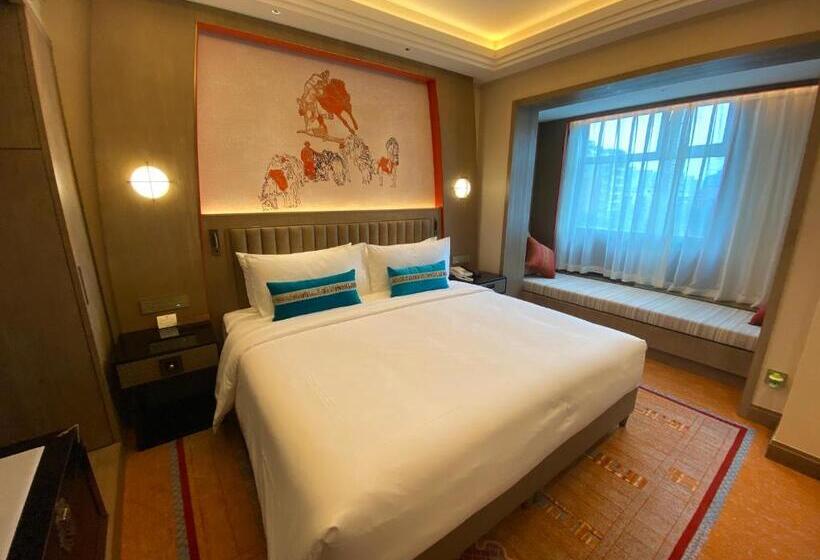 Family Suite, Chengdu Tibetan Hotel Free Welcome Tibetan Tea