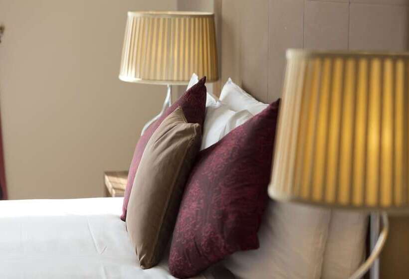 패밀리 룸, Clybaun