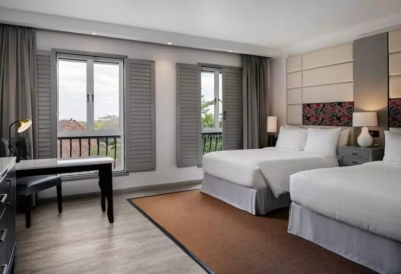 اتاق لوکس با چشم‌انداز استخر, Four Points By Sheraton Arusha, The Arusha