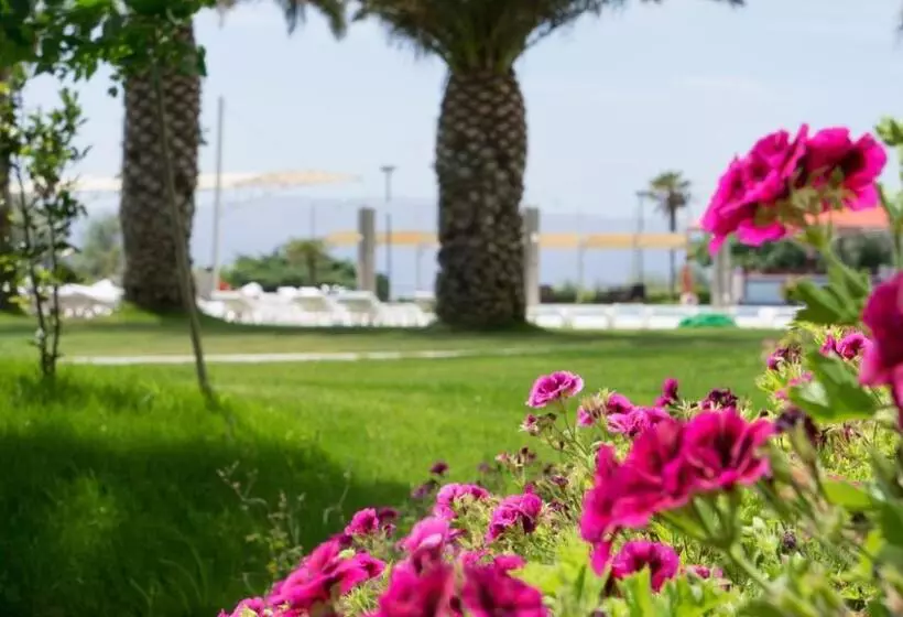 اتاق استاندارد با چشمانداز باغ, Grand Hotel Ontur Cesme