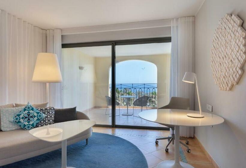 اتاق اجرایی با چشم‌انداز دریا, Hilton Malta