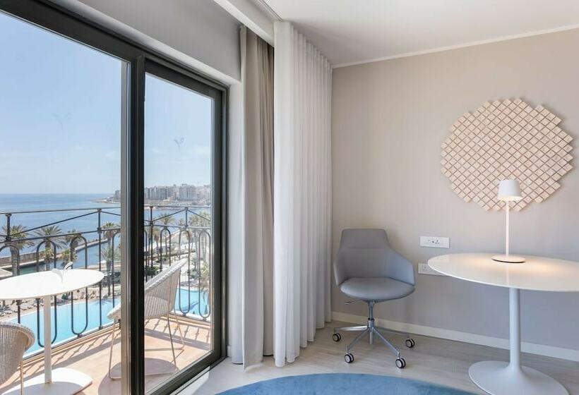 اتاق اجرایی با چشم‌انداز دریا, Hilton Malta