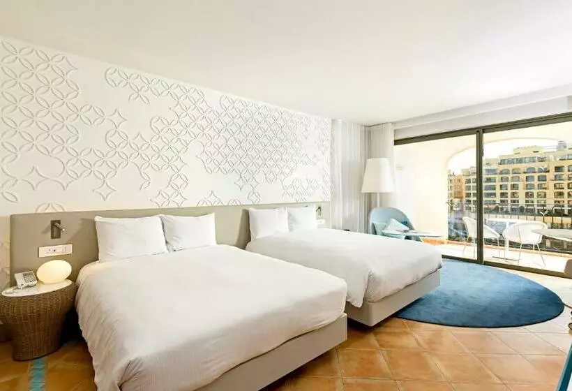景色の見えるデラックスルーム, Hilton Malta
