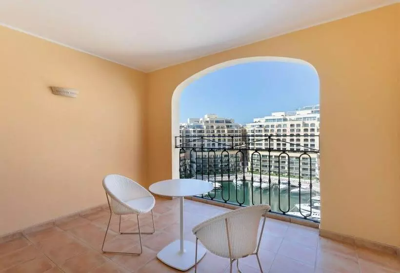 景色の見えるデラックスルーム, Hilton Malta