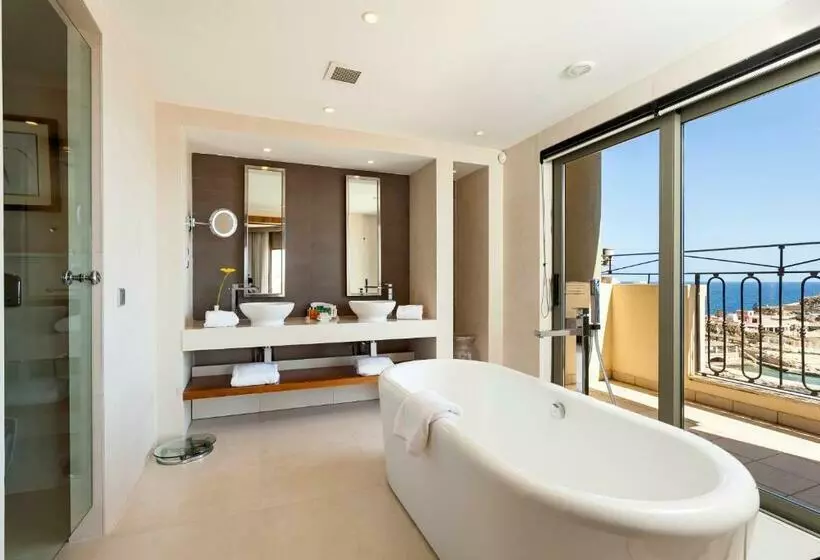 スイート, Hilton Malta