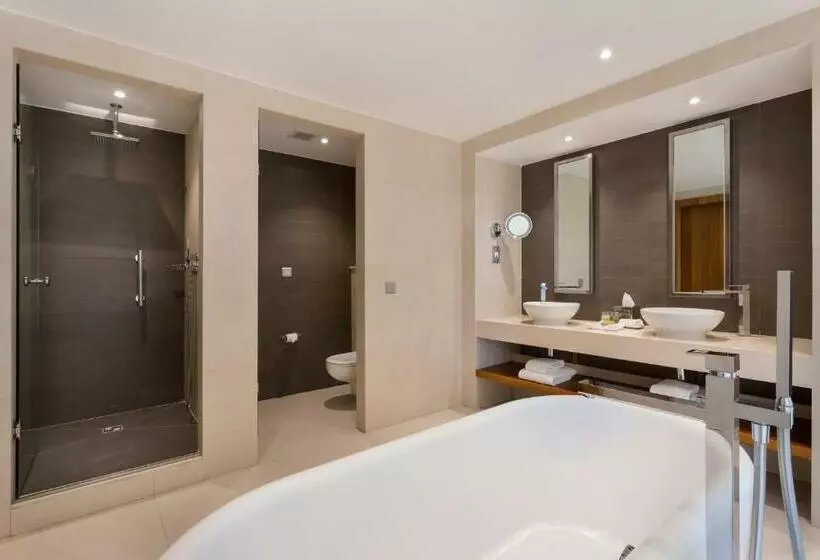 スイート, Hilton Malta