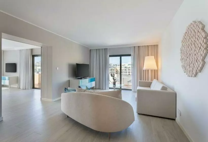 スイート, Hilton Malta