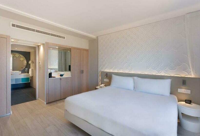 سوییت, Hilton Malta