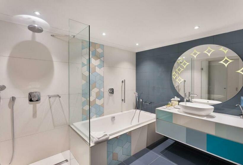 سوییت, Hilton Malta