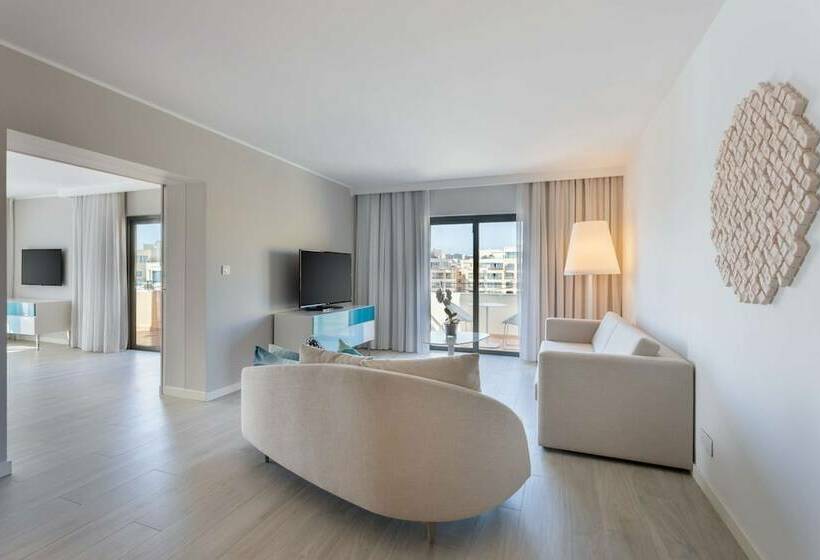 سوییت, Hilton Malta