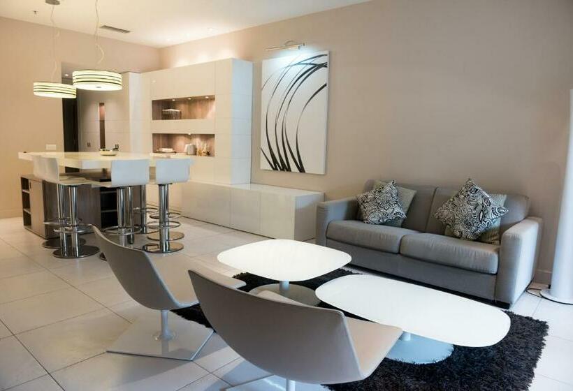 استودیوی استاندارد, Hilton Malta