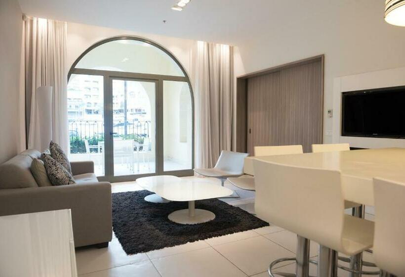 استودیوی استاندارد, Hilton Malta