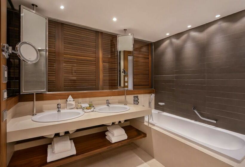 اتاق لوکس با چشم‌انداز باغ, Hilton Malta