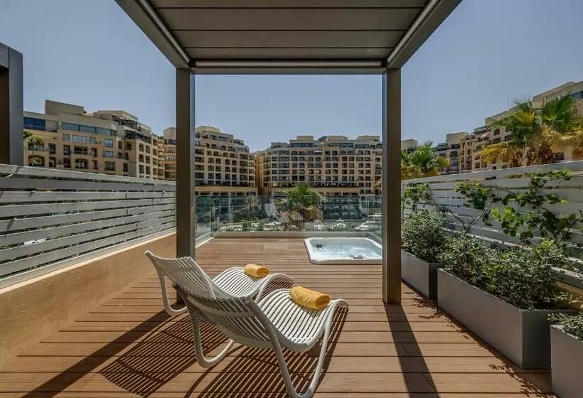 シングルデラックスルーム, Hilton Malta