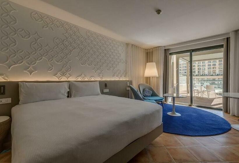 اتاق استاندارد با چشم‌انداز, Hilton Malta