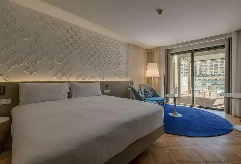 シングルデラックスルーム, Hilton Malta