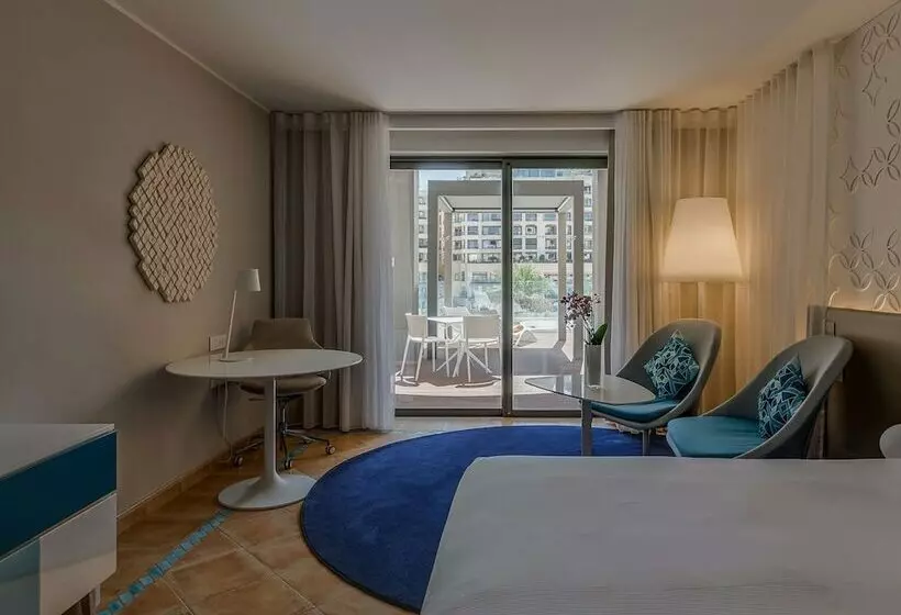 シングルデラックスルーム, Hilton Malta