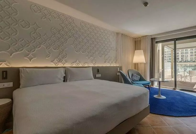 シングルデラックスルーム, Hilton Malta