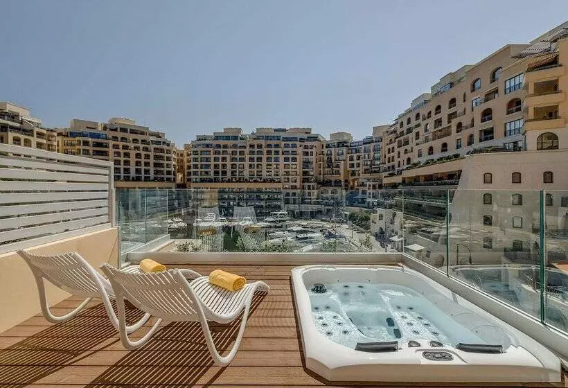 シングルデラックスルーム, Hilton Malta