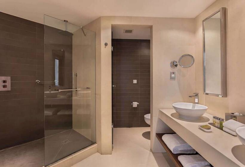 سوییت, Hilton Malta