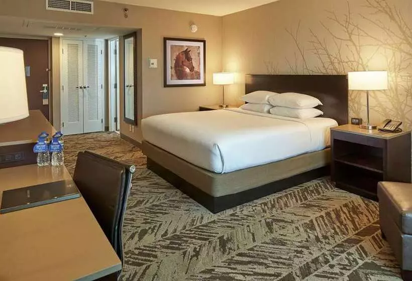 キングサイズベッドのデラックスルーム, Hilton Malta