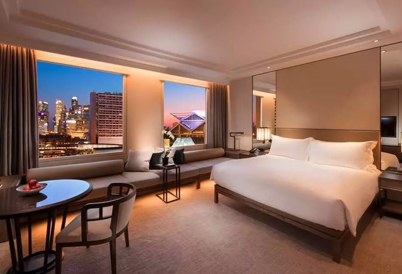 キングサイズベッドのデラックスルーム, Hilton Malta