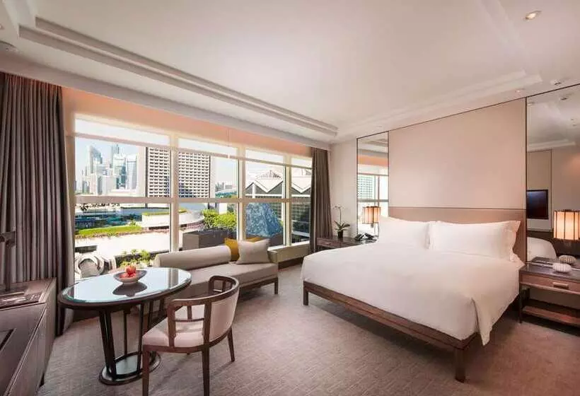 キングサイズベッドのデラックスルーム, Hilton Malta