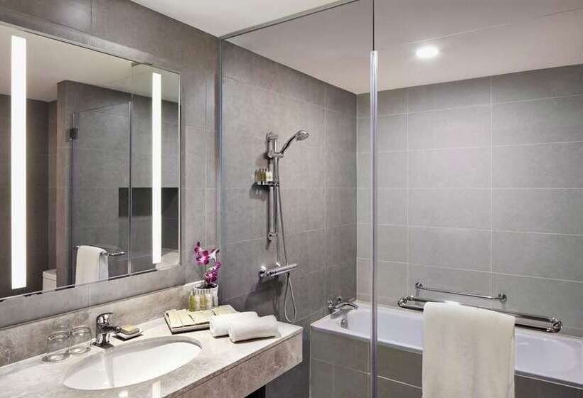 اتاق اجرایی با تخت بزرگ, Hilton Malta