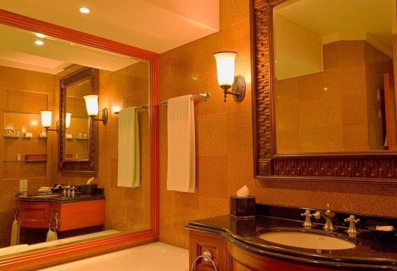 Chambre Club, Hyatt Regency Kathmandu