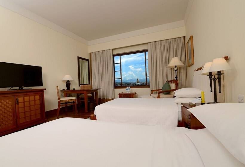 Chambre Club, Hyatt Regency Kathmandu