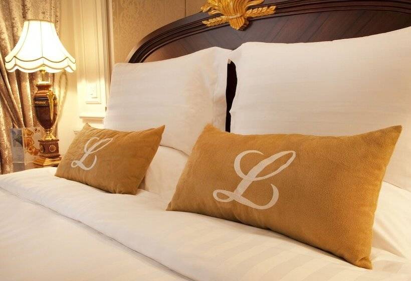 اتاق سوپریور, New Orient Landmark