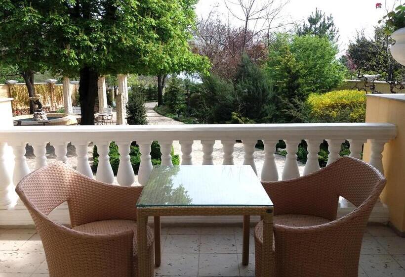 سوییت, Palace Del Mar