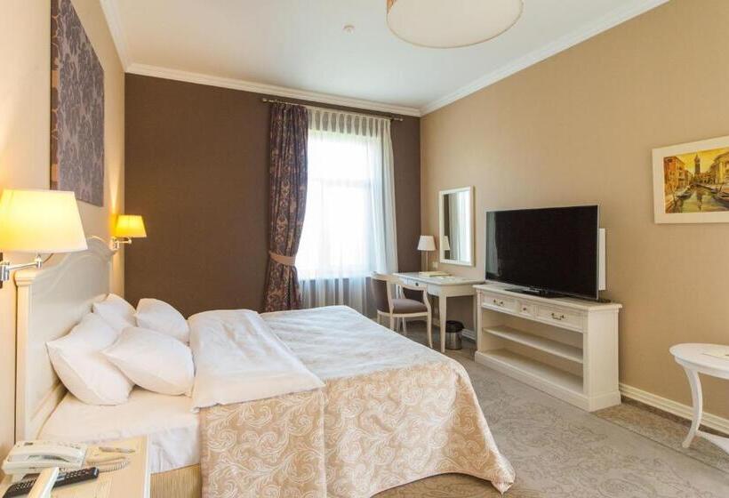 سوئیت پرزیدنت, Palace Del Mar