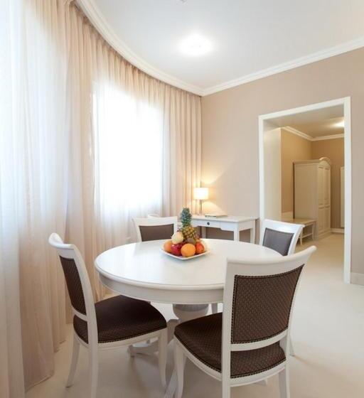 سوئیت پرزیدنت, Palace Del Mar