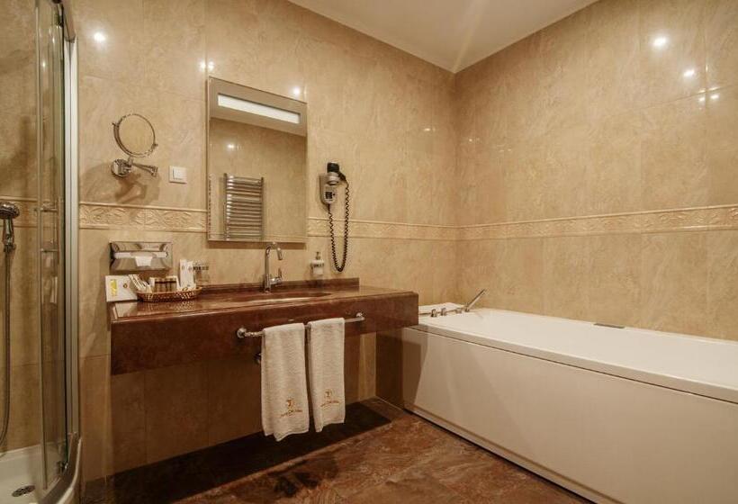 سوییت, Palace Del Mar