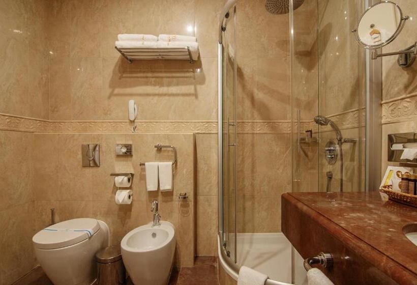 سوییت, Palace Del Mar