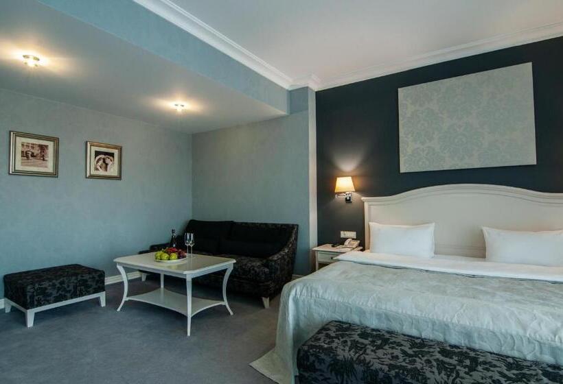 سوییت جونیور لوکس, Palace Del Mar