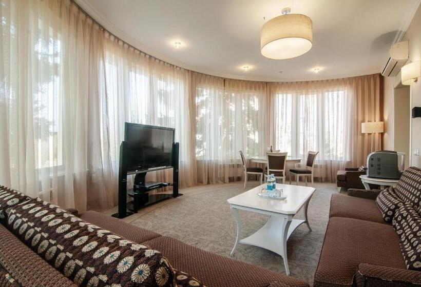 سوئیت پرزیدنت, Palace Del Mar