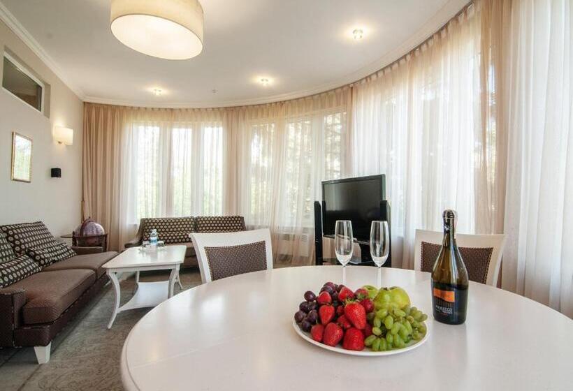 سوئیت پرزیدنت, Palace Del Mar