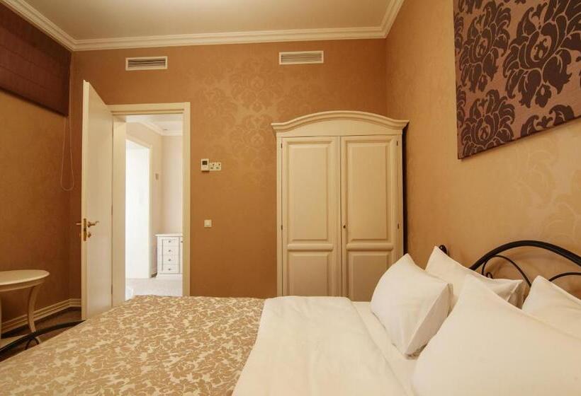 سوئیت پرزیدنت, Palace Del Mar