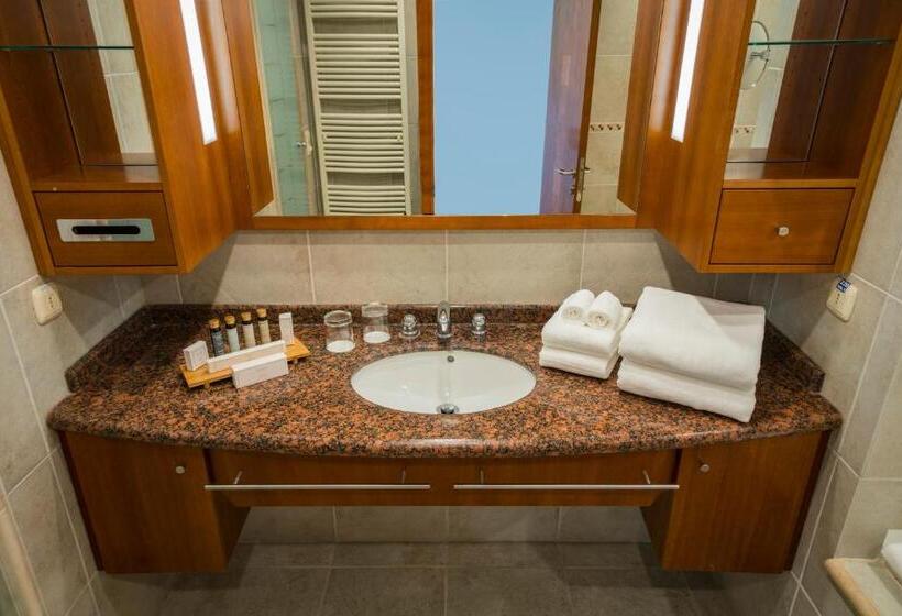 ジュニアスイート, Park Lake Luxury