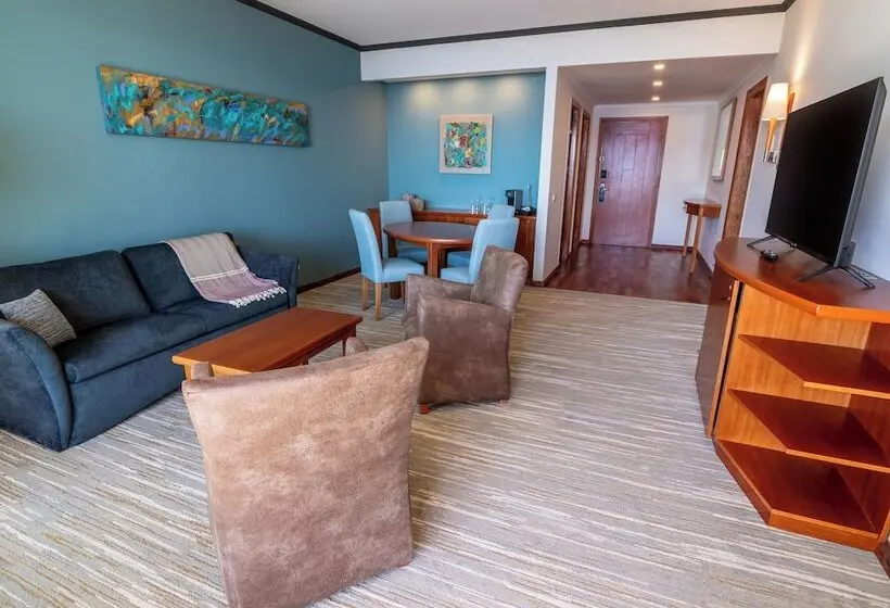 سوییت لوکس, Park Lake Luxury