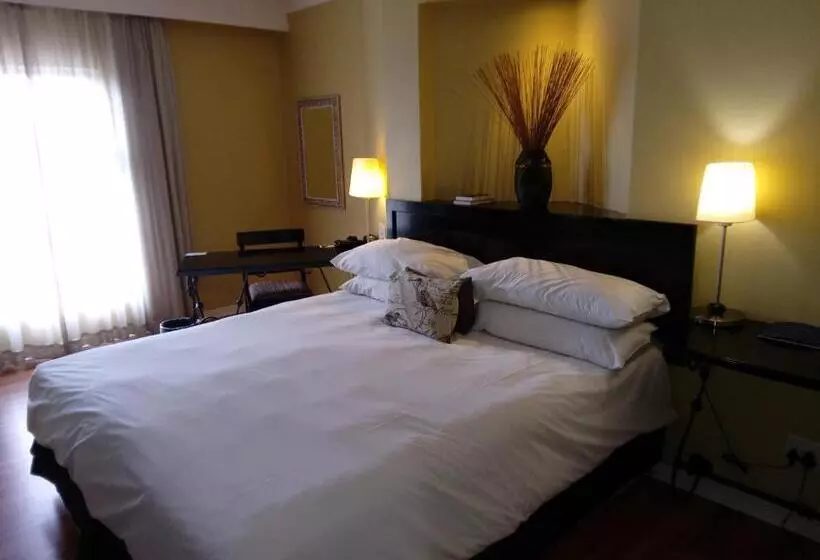キングサイズベッドのスタンダードルーム, Protea Hotel By Marriott Bloemfontein